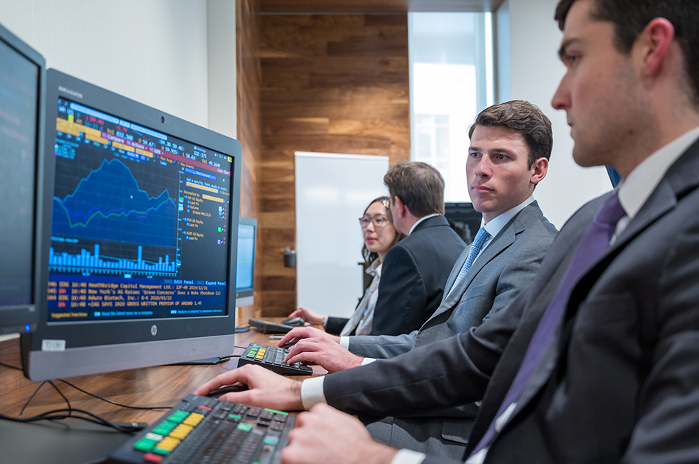 Students at Bloomberg terminals