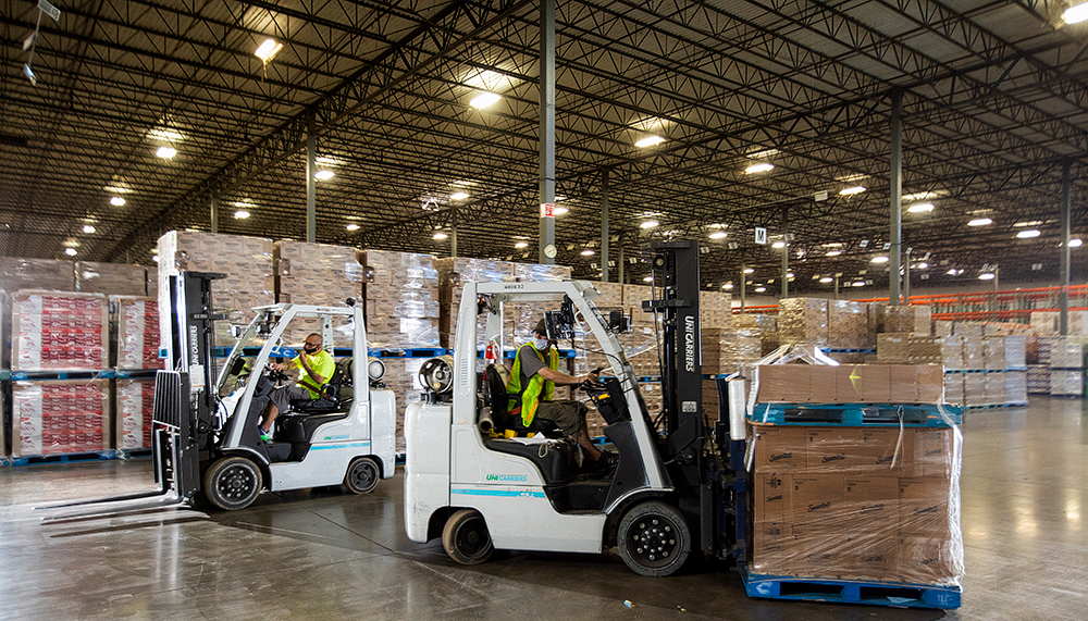 forklifts in a werehouse