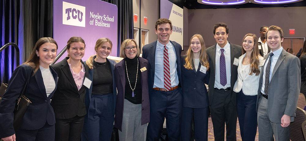 Hettie Richardson with a group of students